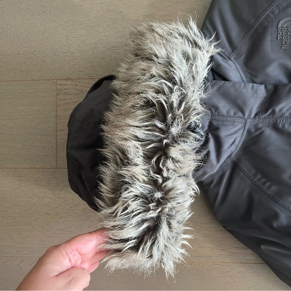North Face Grey Winter Arctic Parka Jacket with Faux Fur Trim - Picture 15 of 16